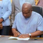 511202611126-0e72xljwwr-331202622842-ptkwn0y442-mahama-signs-bills