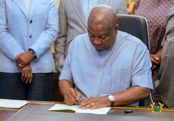 511202611126-0e72xljwwr-331202622842-ptkwn0y442-mahama-signs-bills